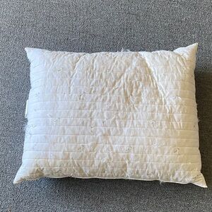 Standard feather pillow